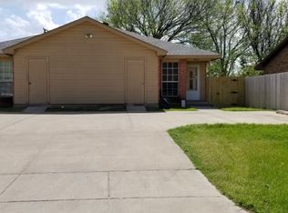 908 Austin St UNIT B, Arlington, TX 76012