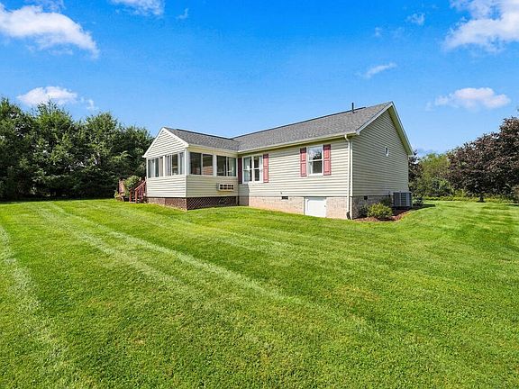 5th image of 21196 Jessica Ln