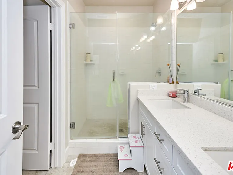 9831 Alburtis Ave #37 — Photo 38