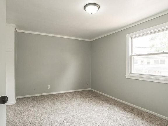 5th image of 33061 Alanson Ct