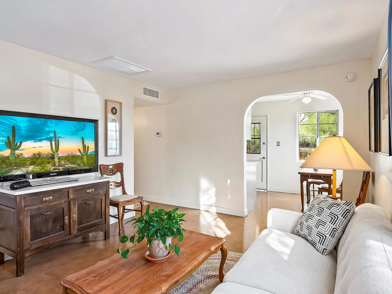 1805 E Copper St — Photo 1