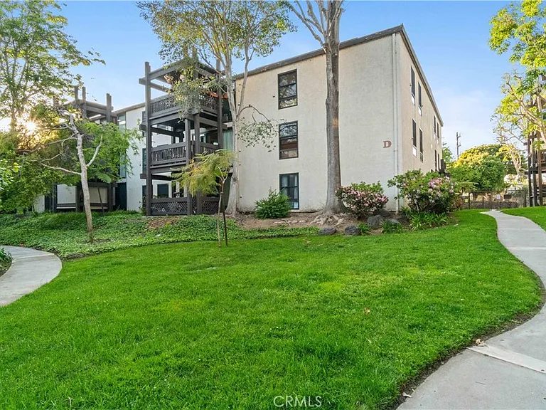 8650 Gulana Ave — Photo 34