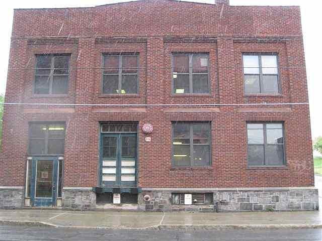 1st image of 594 River St