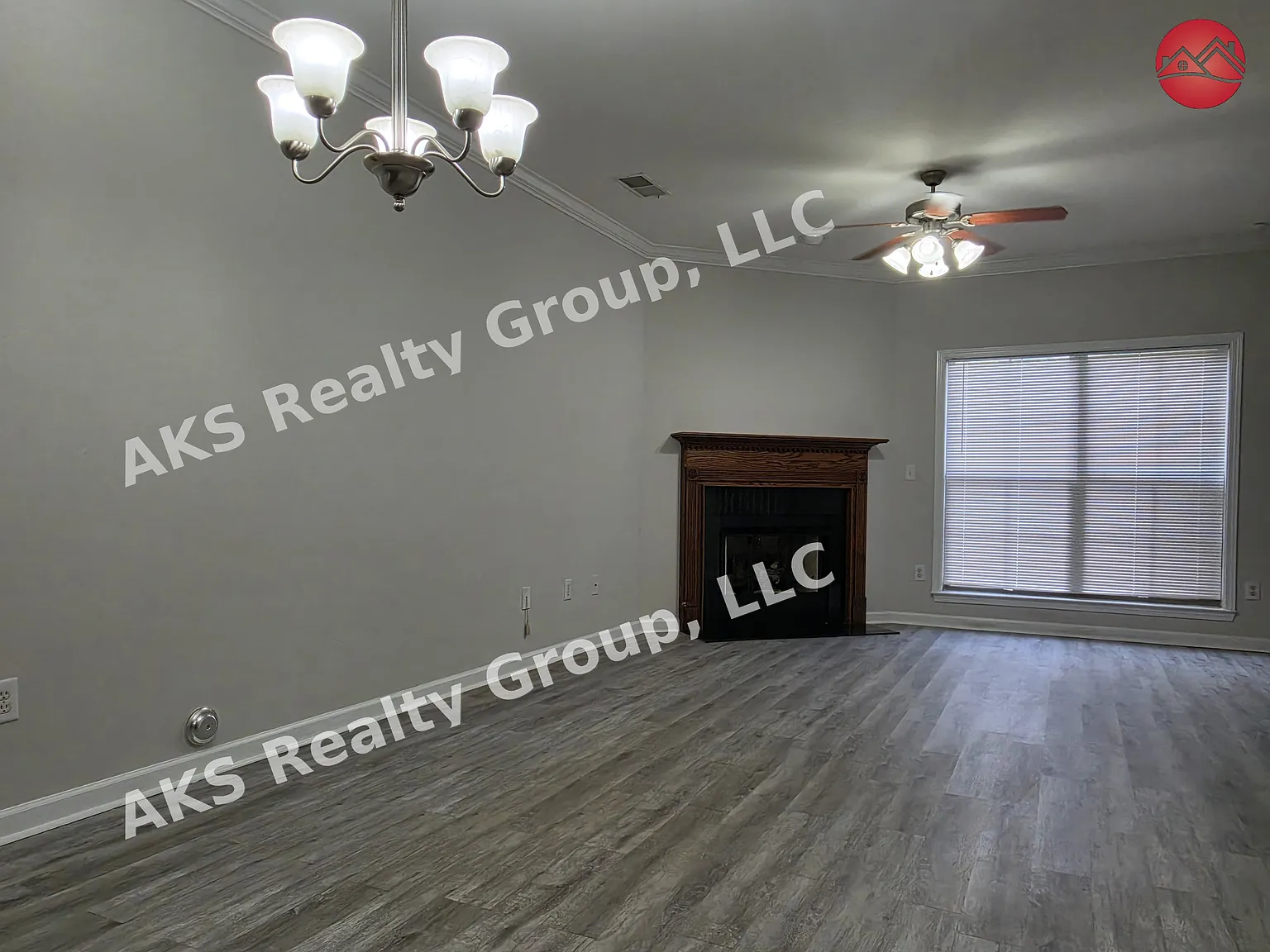 3 bed, 2.5 bath, 1518 sqft, $1,800 — Photo 3