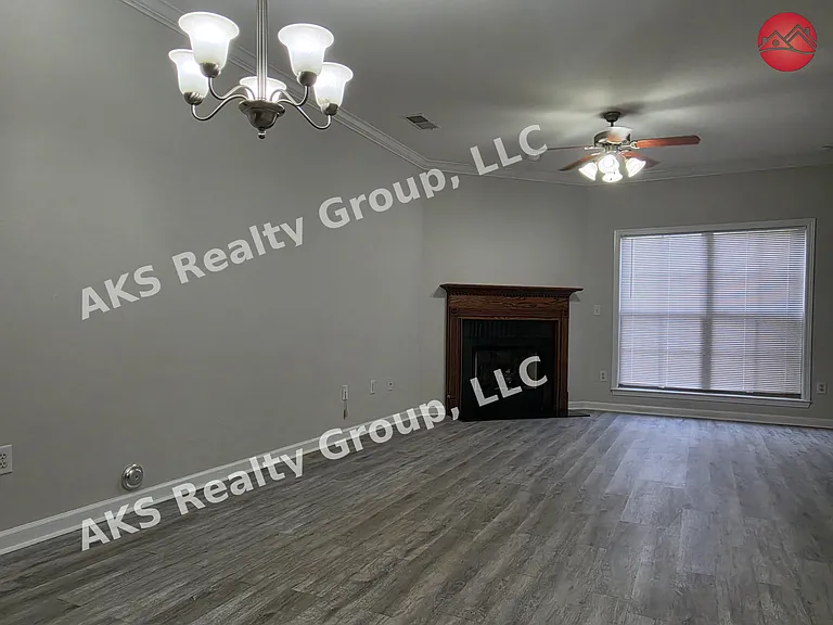 4346 Ashwood Cv — Photo 3