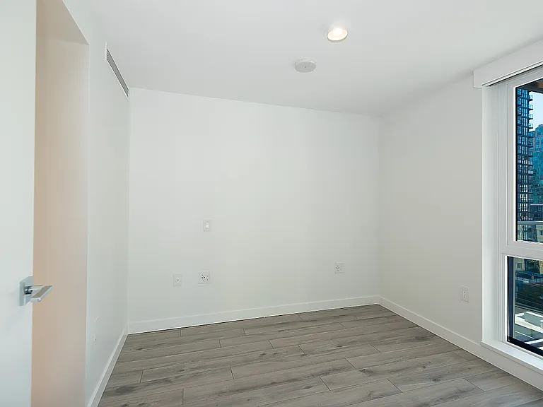 1107 Richards St #803 — Photo 16