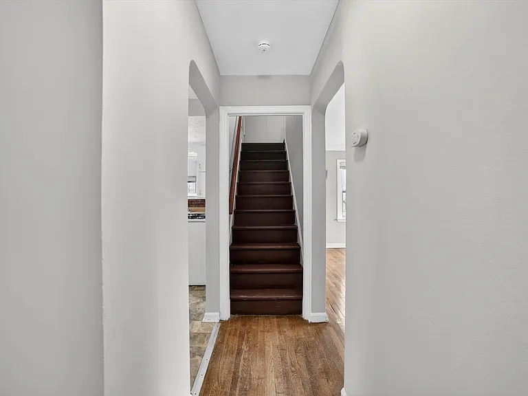 1568 Parker Dr — Photo 14