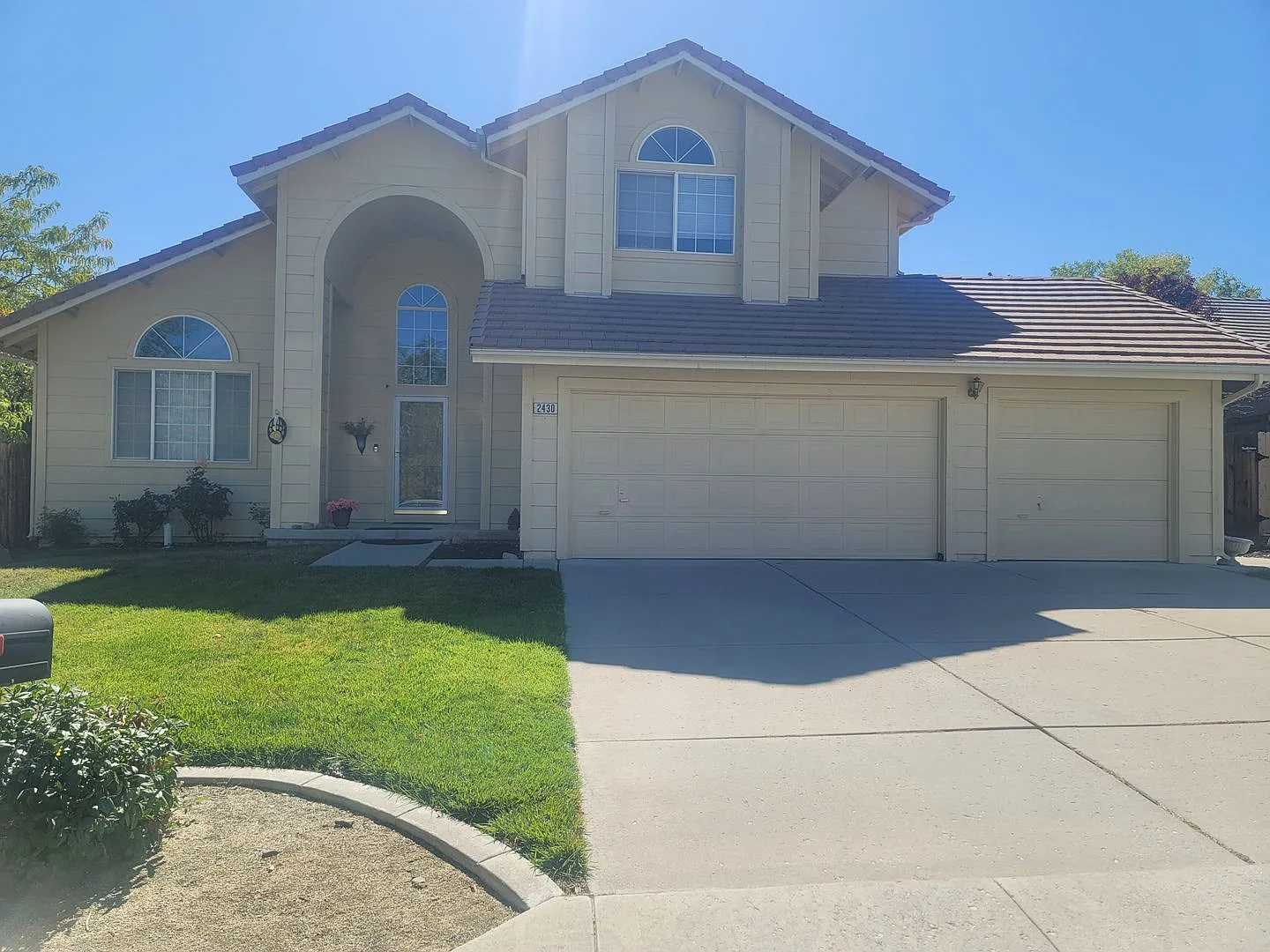2430 Solitude Dr photo 1