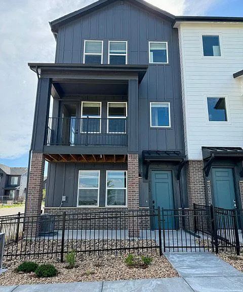 7022 Doncaster Ct — Photo 1