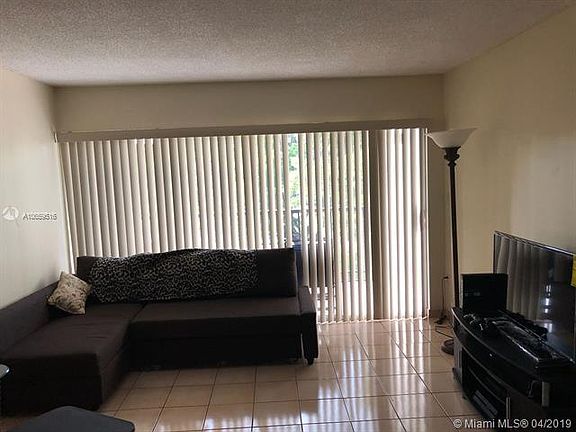 3rd image of 9150 Fontainebleau Blvd APT 306