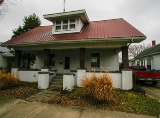 410 1st St, Carmi, IL 62821