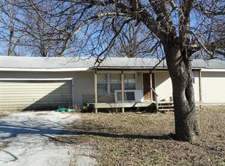 904 Illinois Ave, South Roxana, IL 62087