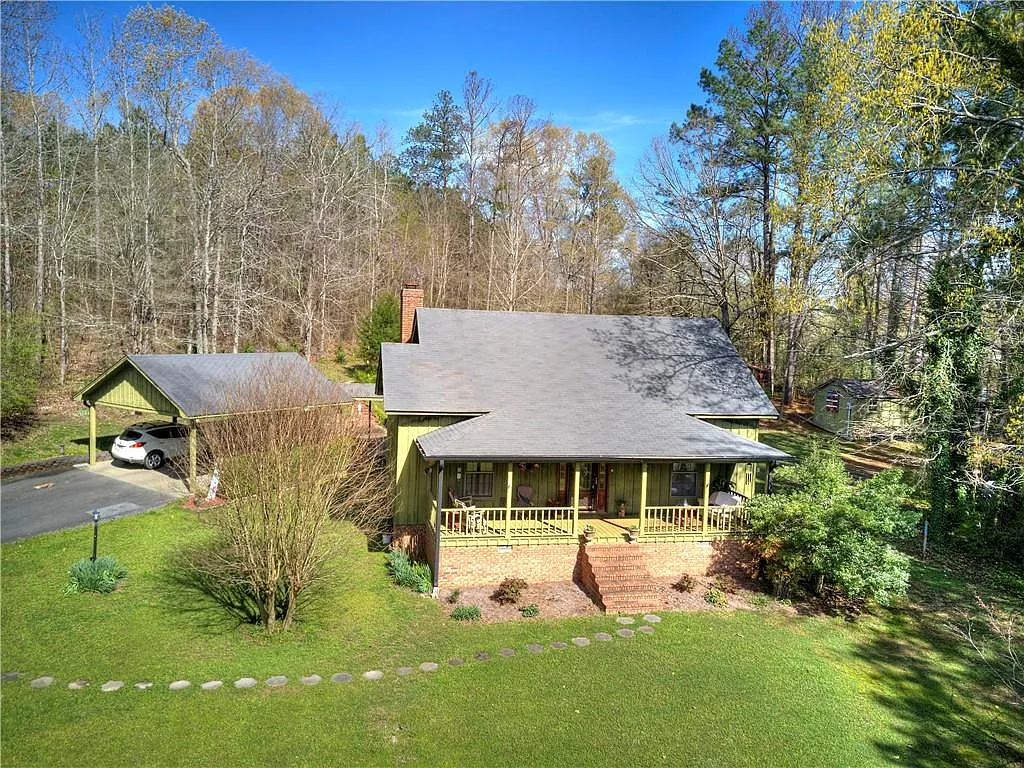 15 Boyd Rd SW photo 1