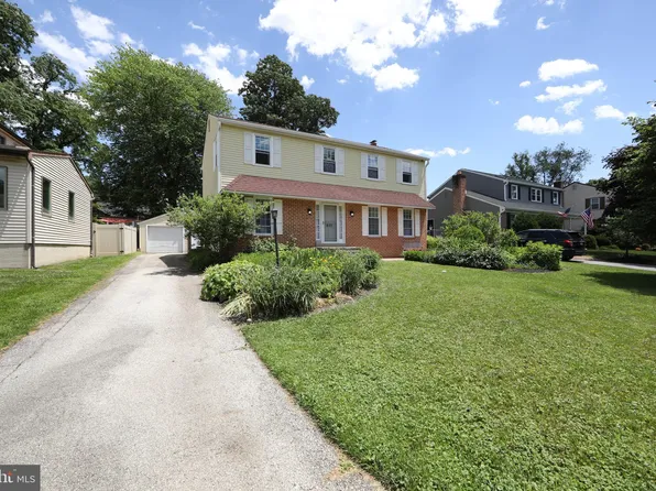 633 Cedar Ln, Morton, PA 19070