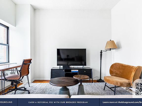 4th image of 360 W 34th St APT 12W
