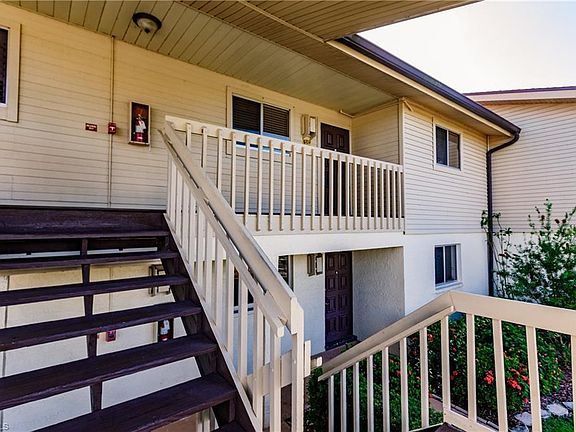 2nd image of 5705 Foxlake DR #10