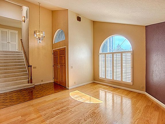 4th image of 110 Westmoor Pl