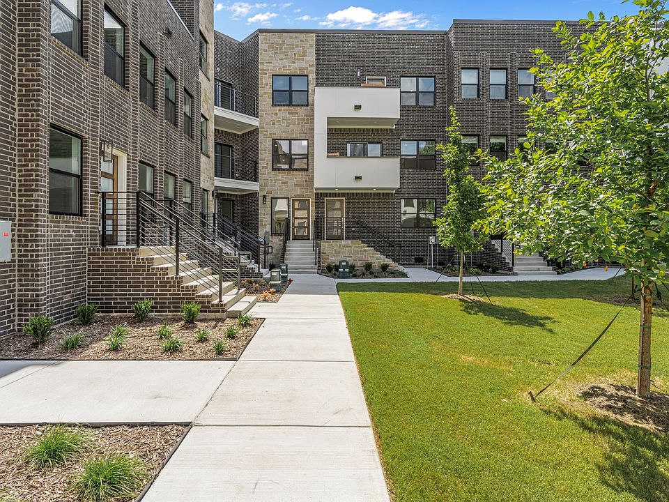 1st image of 304 Golden Bell Ln