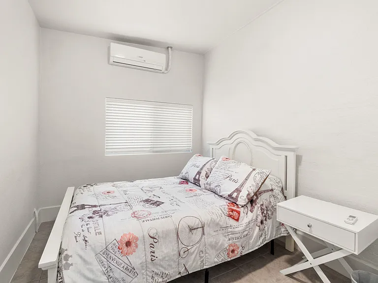 3522 Altura Ave #C — Photo 6