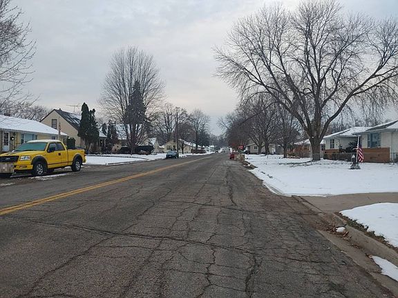 5th image of 232 Poplar St W