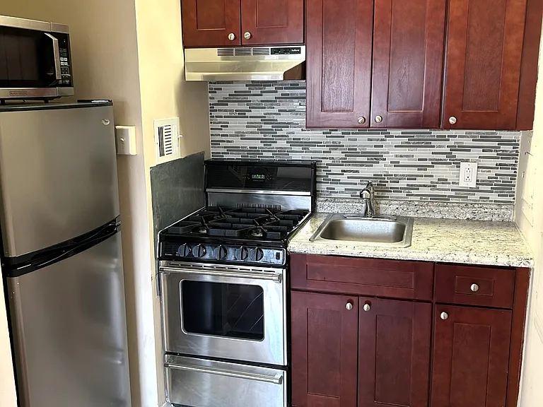 2101-17 Chestnut St #724 — Photo 5