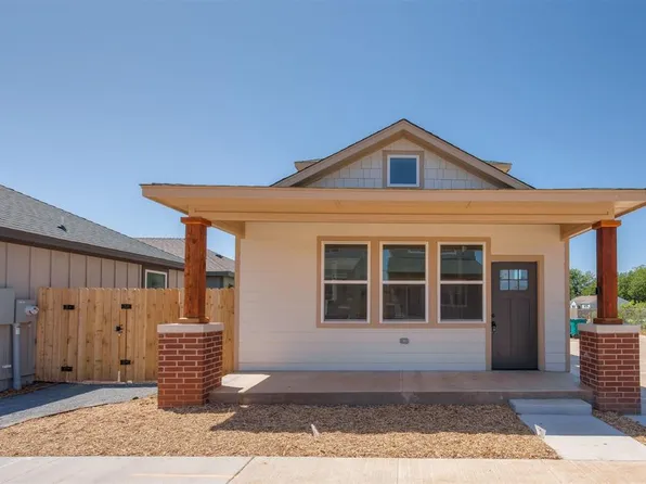 132 Village Bnd, Oklahoma City, OK 73105