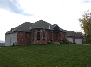 20501 Meadow Ridge Drive, Springfield, NE 68059