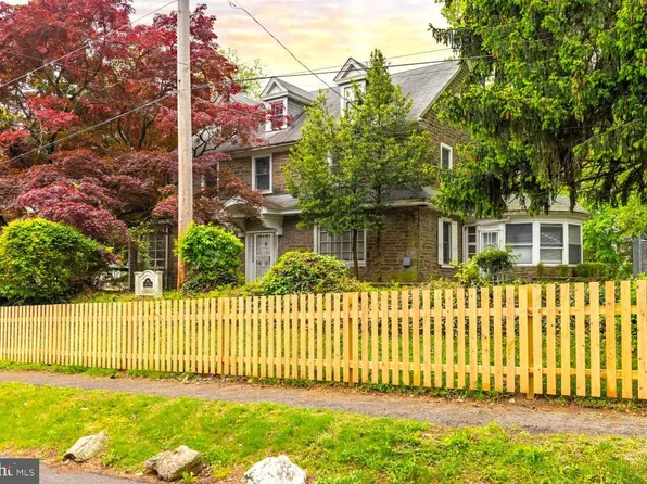 825 E Haines St, Philadelphia, PA 19138