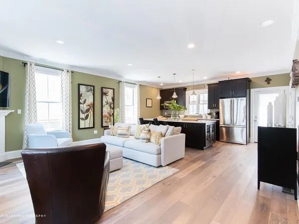 479 E 4th St, South Boston, MA 02127