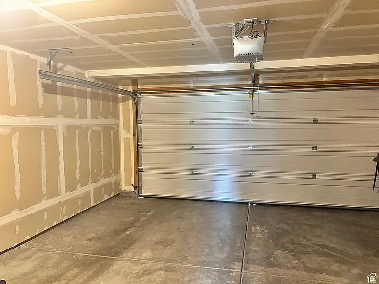 92 E Legacy Pkwy — Photo 6