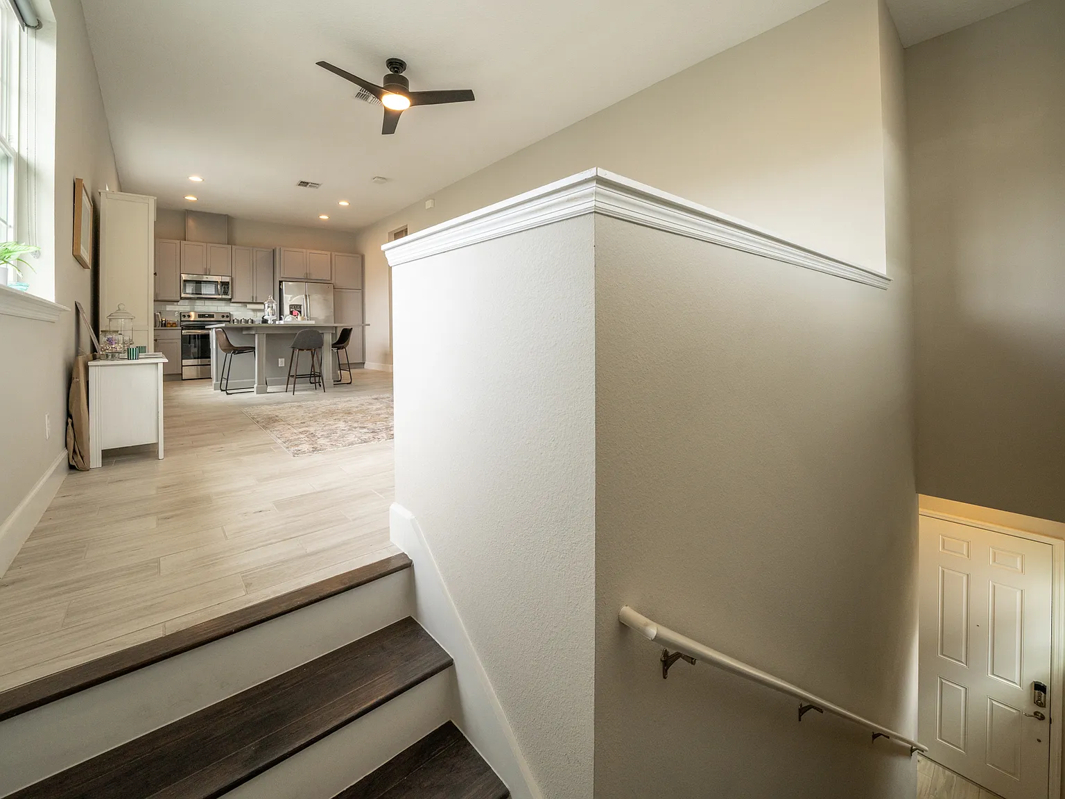 1 bed, 910 sqft, $1,800 — Photo 2