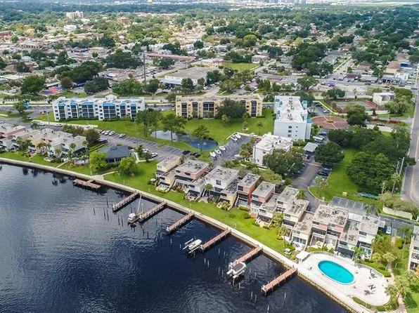 2424 W Tampa Bay Blvd #302L, Tampa, FL 33607
