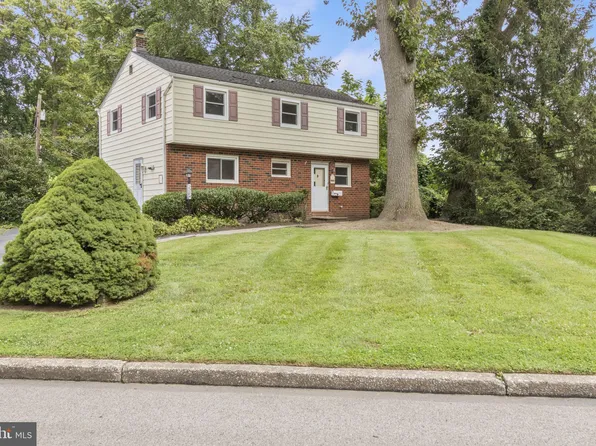 2284 Mulberry Ln, Lafayette Hill, PA 19444