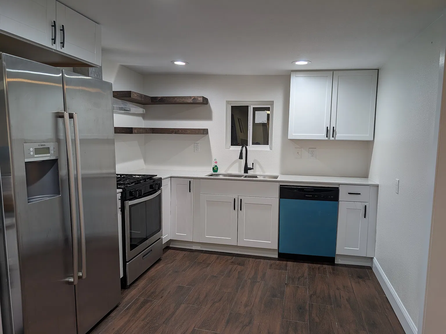 3 bed, 1150 sqft, $1,650 — Photo 3