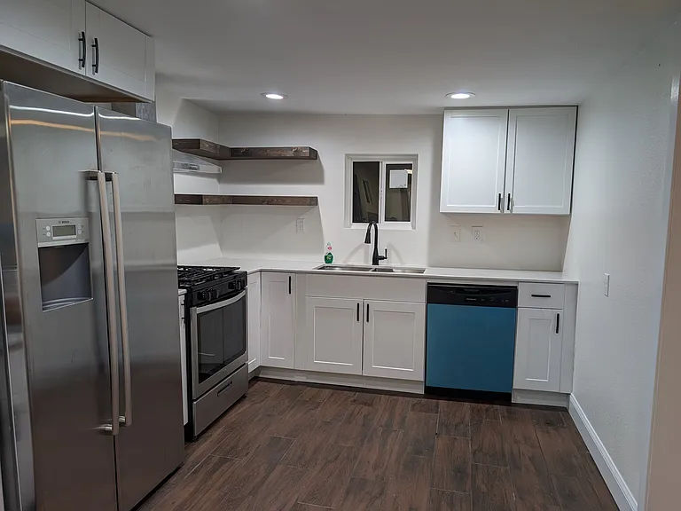 1200 S Wine St — Photo 3