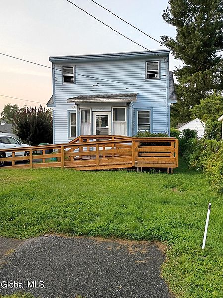 4th image of 520 Elliott Street