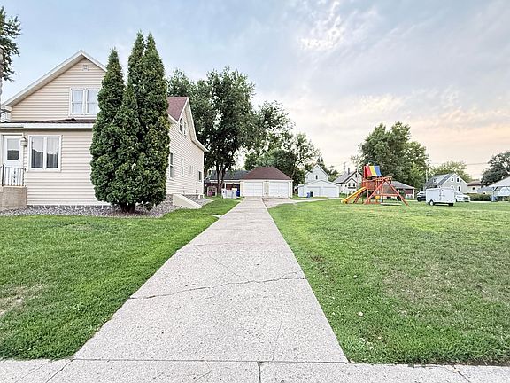 3rd image of 135 5th Ave