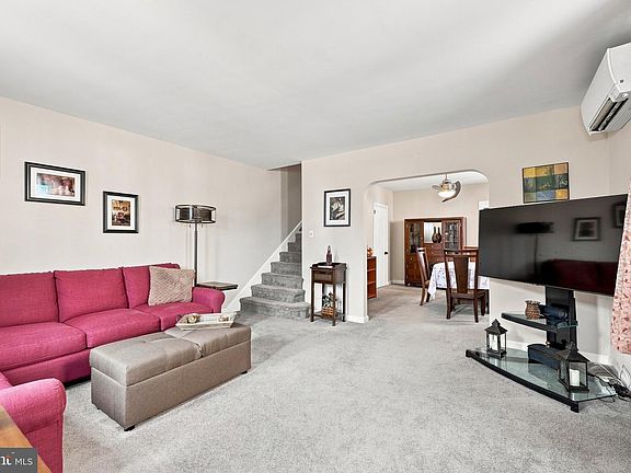 3rd image of 223 Swarthmore Ave
