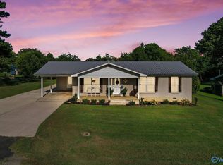 686 Lake Blvd, Scottsboro, AL 35769