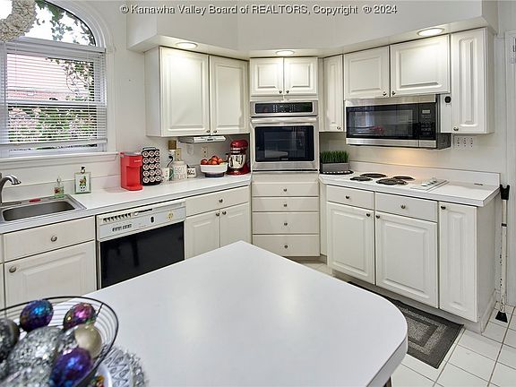 5th image of 312 Washington St E