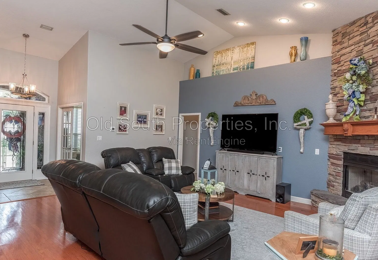 4 bed, 3.0 bath, 2525 sqft, $3,295 — Photo 2