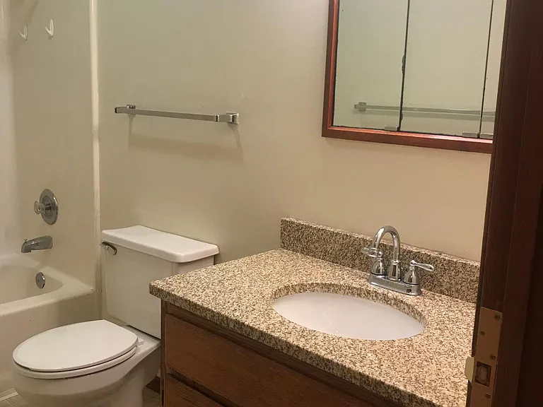 1208 W Jefferson St #I — Photo 17