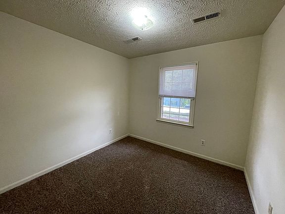 4th image of 913 Grand Arbre Dr