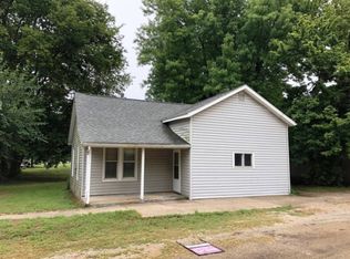 113 N 5th St, Kilbourne, IL 62655