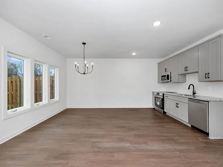 2506 Freeman Rd — Photo 10