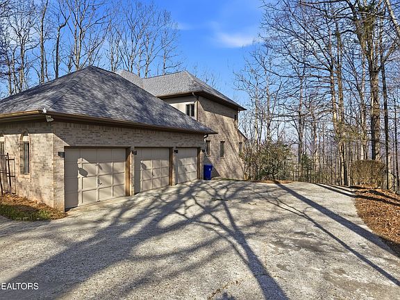 3rd image of 152 Whippoorwill Dr