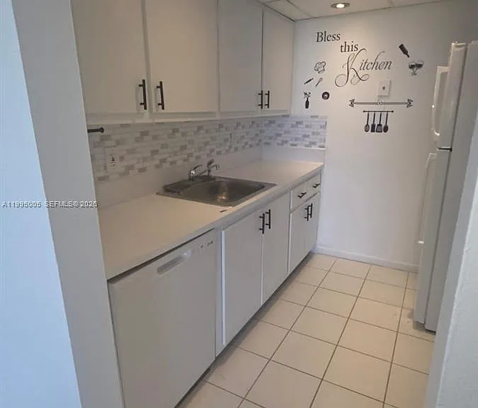 2350 NE 135th St #1402 — Photo 4