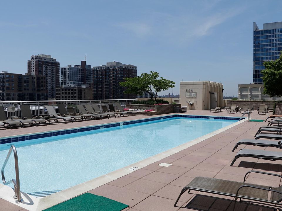 1st image of 1401 S Michigan Ave #2304