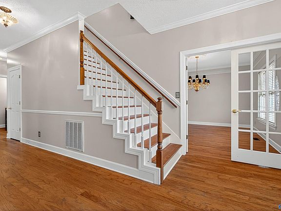 3rd image of 308 Mayfield Ln NE