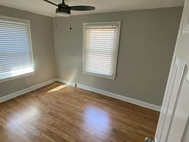 1816 Woodlawn Ave — Photo 15